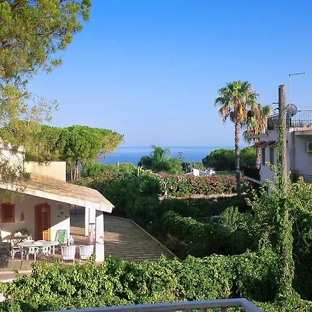 Ginevra Villa *