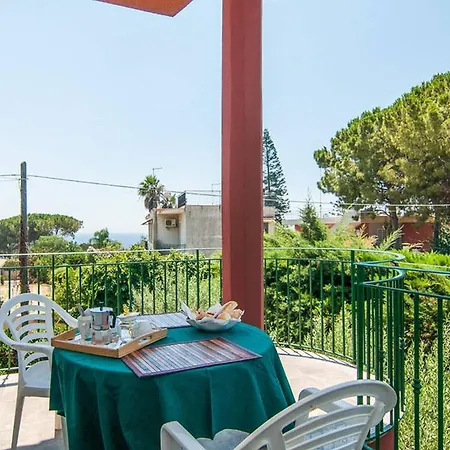 Ginevra Villa *